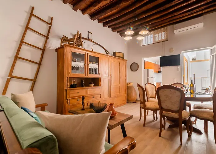 Manolis And Anna's House شقة